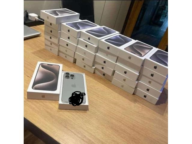 Apple iPhone 16 128GB Samsung Galaxy S25 Ultra