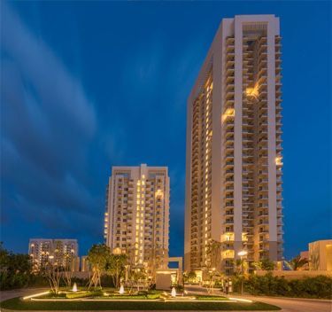 Spacious Flats in Grand Omaxe Noida on Sale